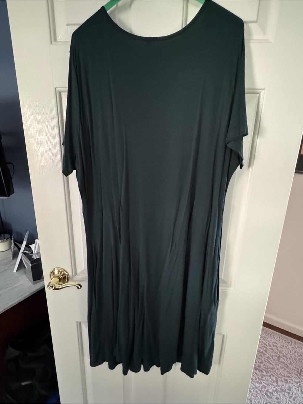 Relaxed Scoop Neck Short Sleeve Dress in Dark Green - Picture 2 of 3